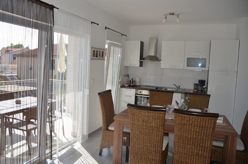 Apartments Villa Marina Vodice Rom bilde