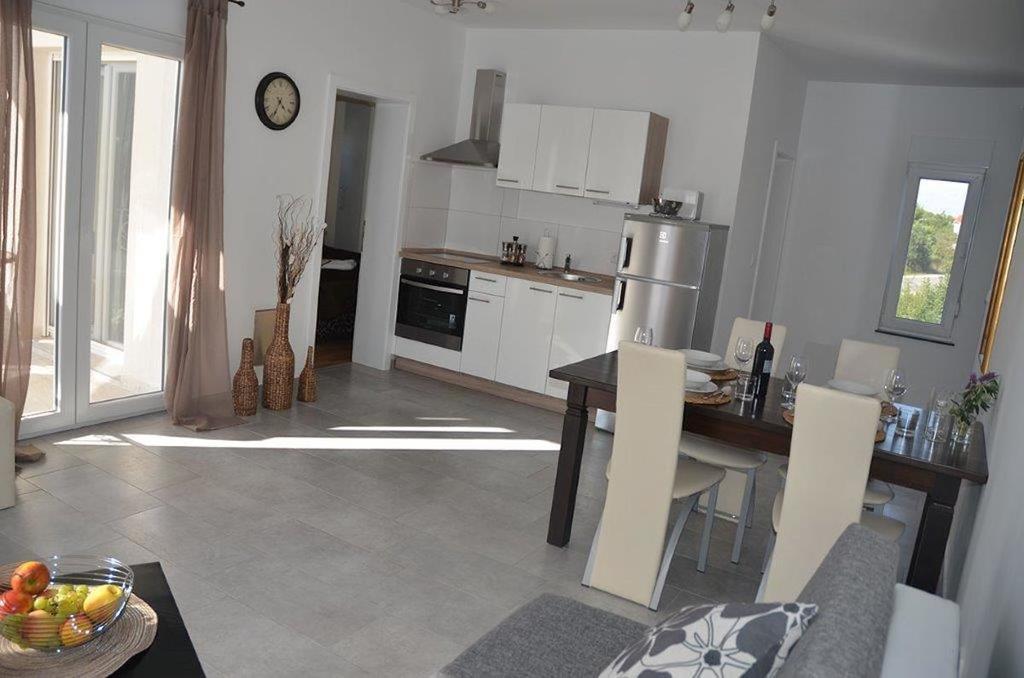 Apartments Villa Marina Vodice Rom bilde