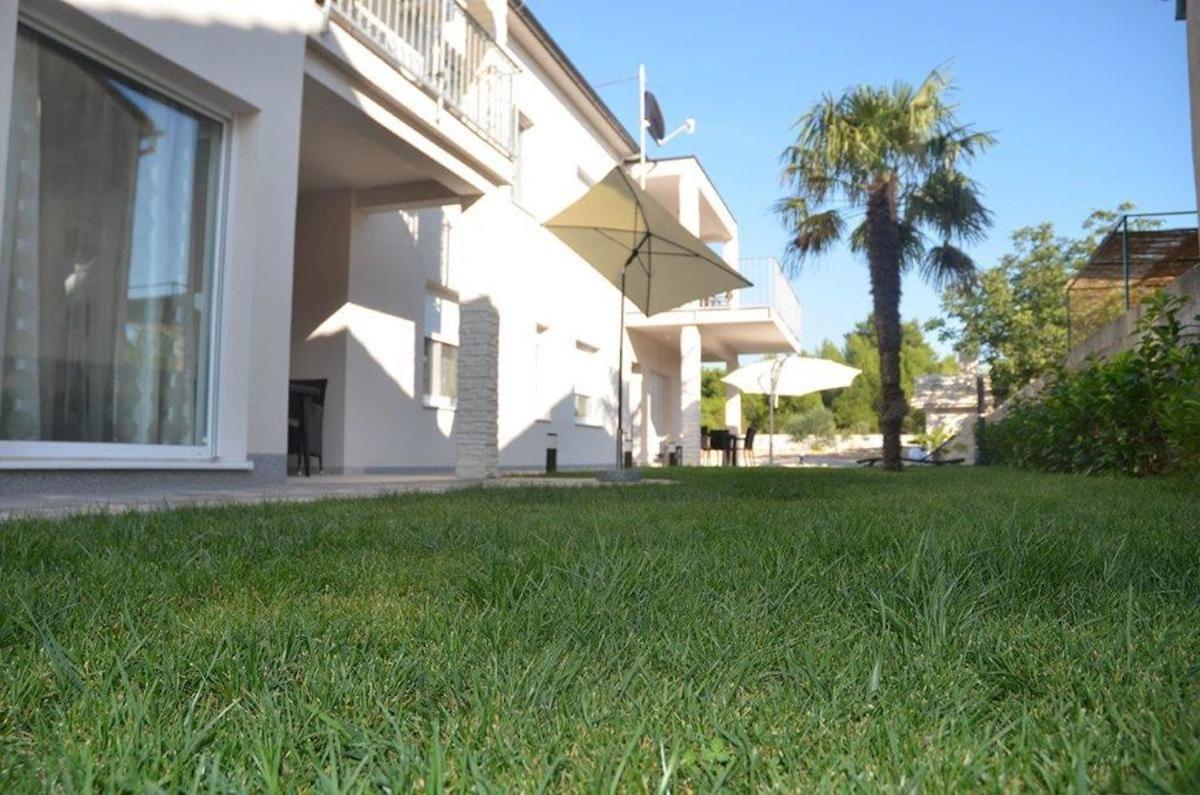Apartments Villa Marina Vodice Eksteriør bilde