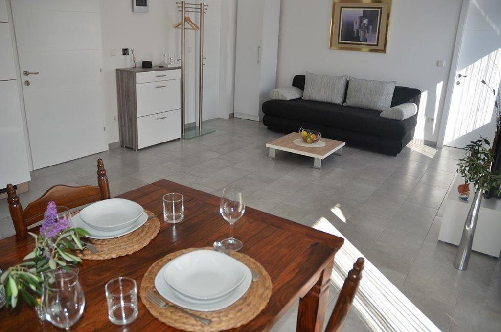 Apartments Villa Marina Vodice Rom bilde